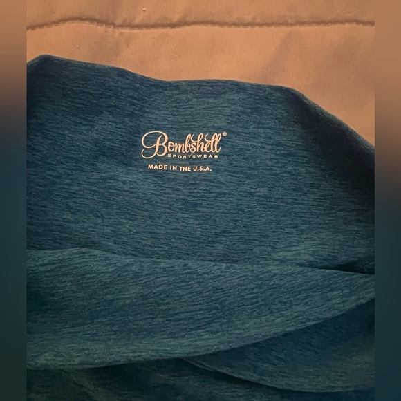 Bombshell tiny waist shorts - Picture 2 of 5